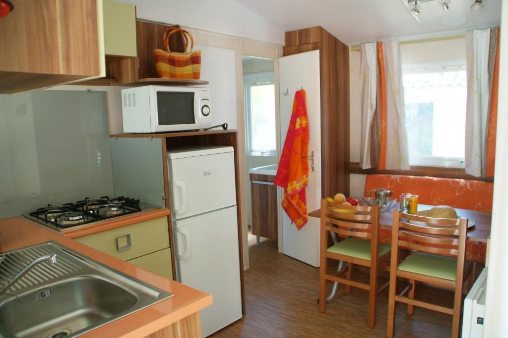 Camping Resort Les Champs Blancs Agde Værelse billede