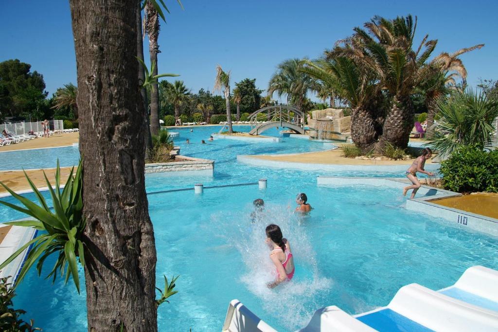 Camping Resort Les Champs Blancs Agde Eksteriør billede